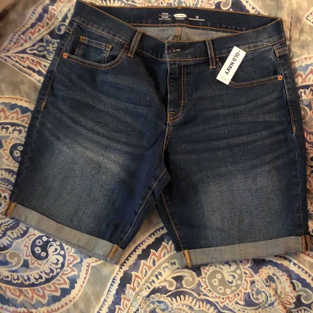 Woman’s Old Navy Jean shorts  Size 12 Regular